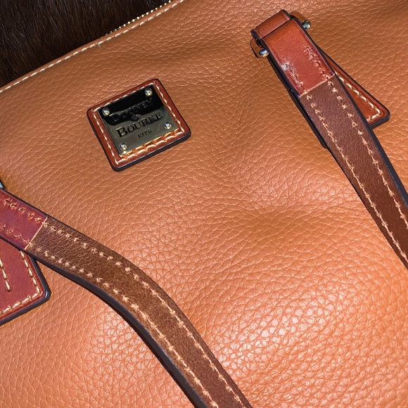 DOONEY AND BOURKE TOP ZIP SHOPPER